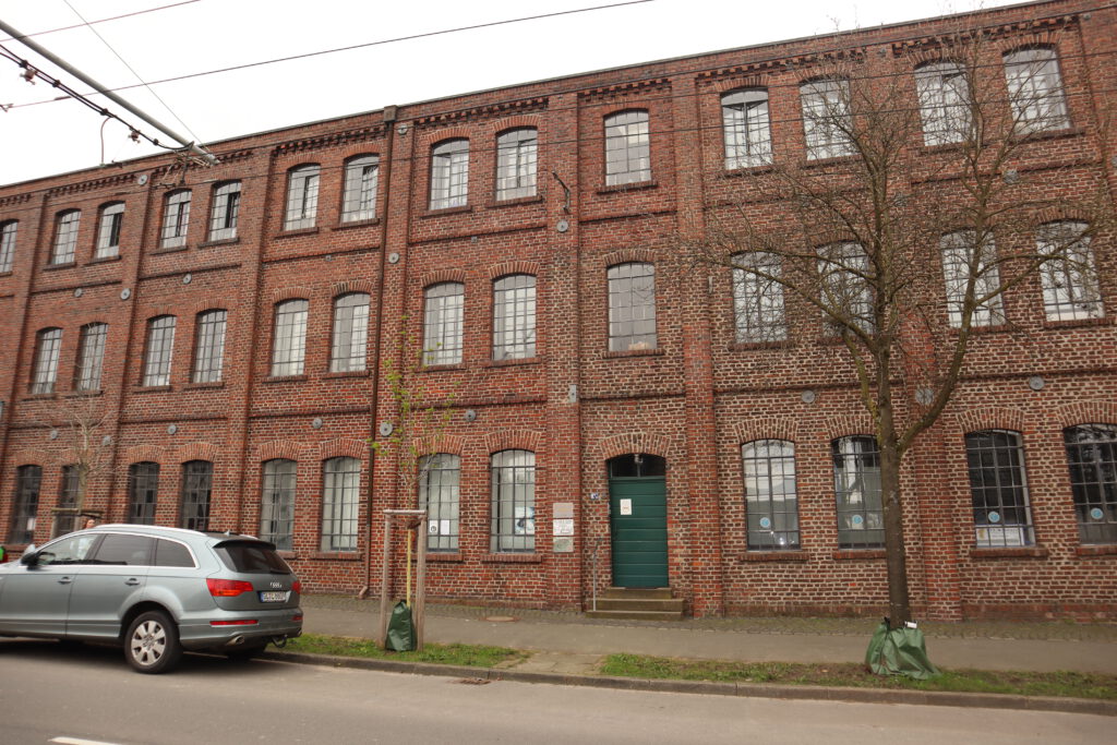 Das Gebäude, in der die Praxis sich befindet.